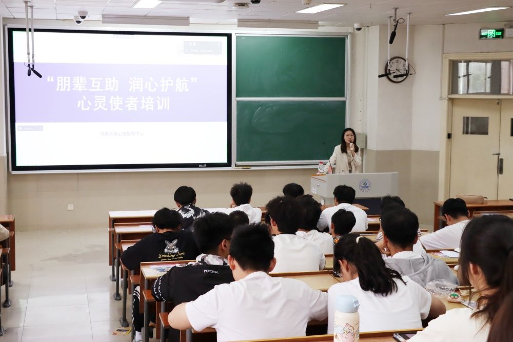 2朱婷婷_副本.jpg