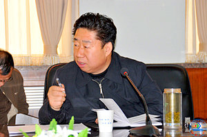 校党委书记范跃进同志参加了座谈会,并作了重要讲话
