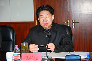 范跃进书记向检查组介绍了学校的基本情况和beat365官网近两年来党风建设和反腐倡廉工作开展的情况